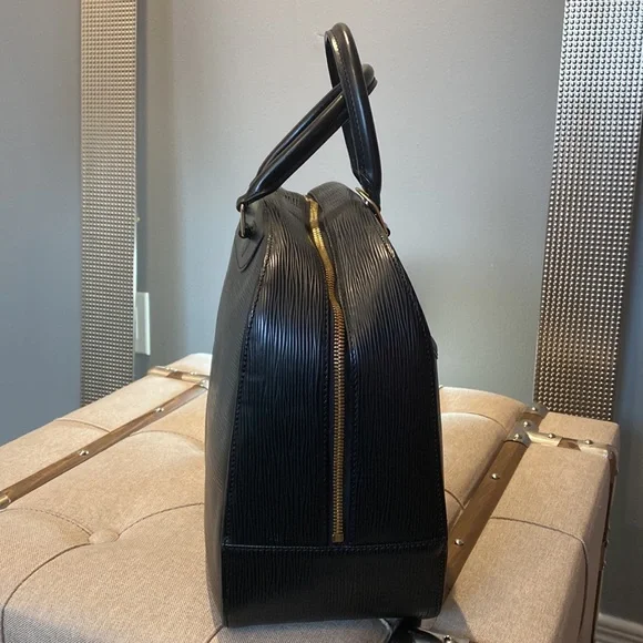 Louis Vuitton Deauville Epi Black Leather - Picture 6 of 13